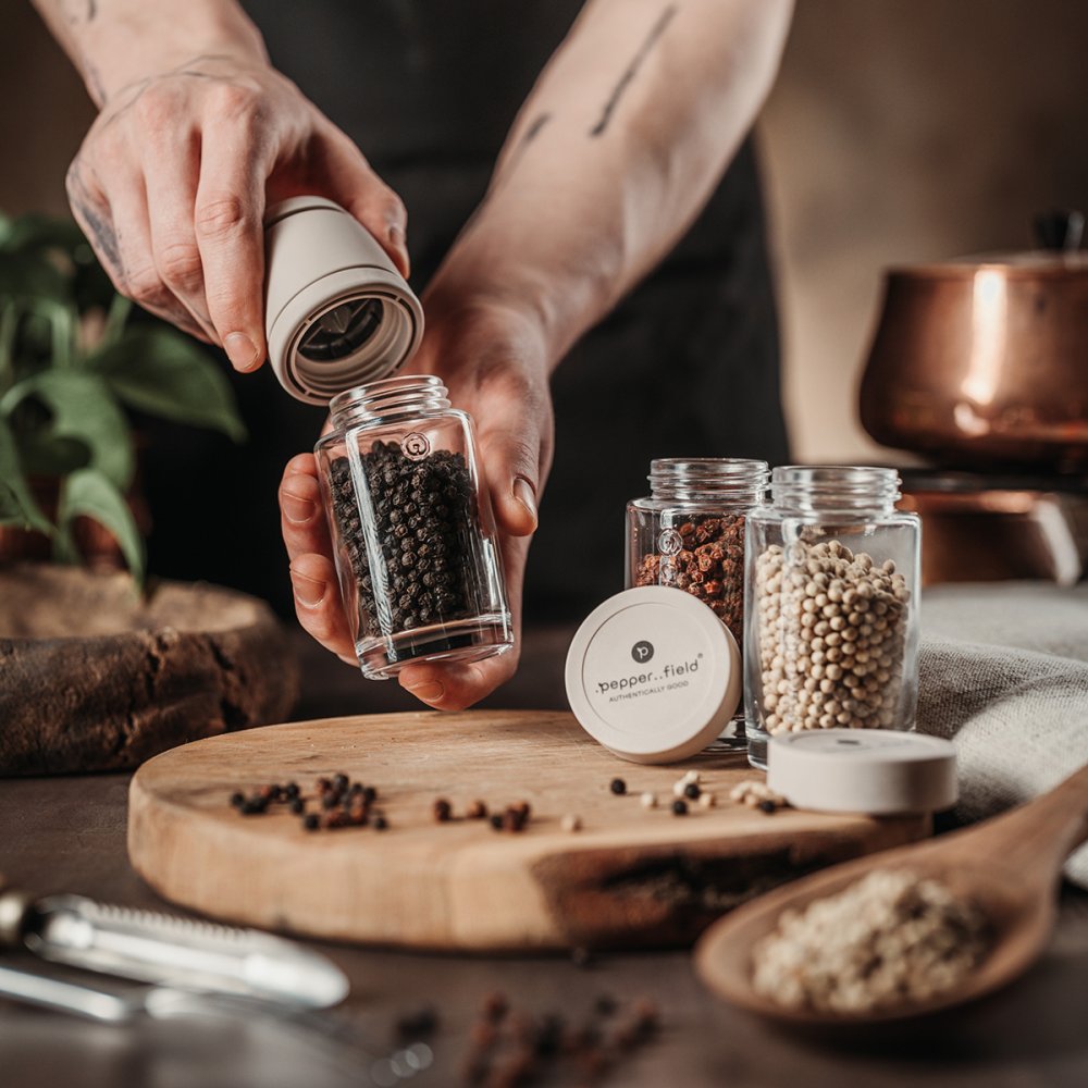 CrushGrind pepper grinder with 2 glass containers and 3x50g pepper